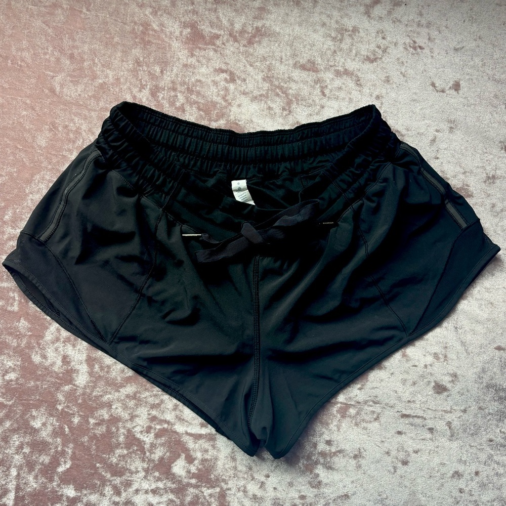 Lululemon Size 6 Women’s Short Shorts